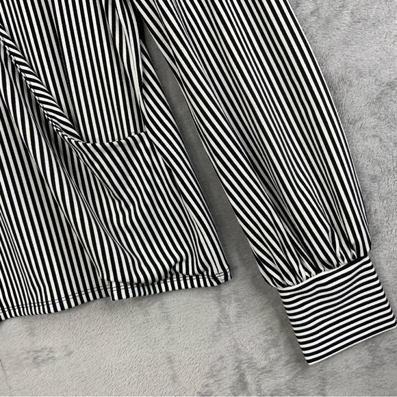 Adrianna Papell Long Sleeve Black and White Overlay Blouse. Size Medium. (NWT). - Picture 4 of 6